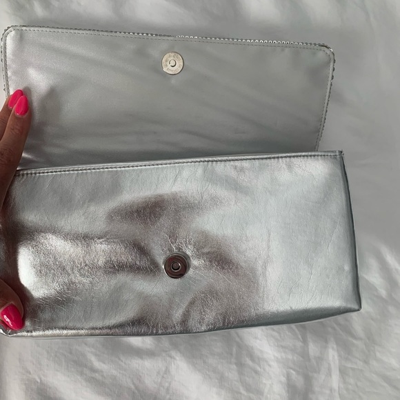 La Regale Evening Clutch Silver with Sequins - Picture 11 of 14